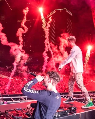 The Chainsmokers